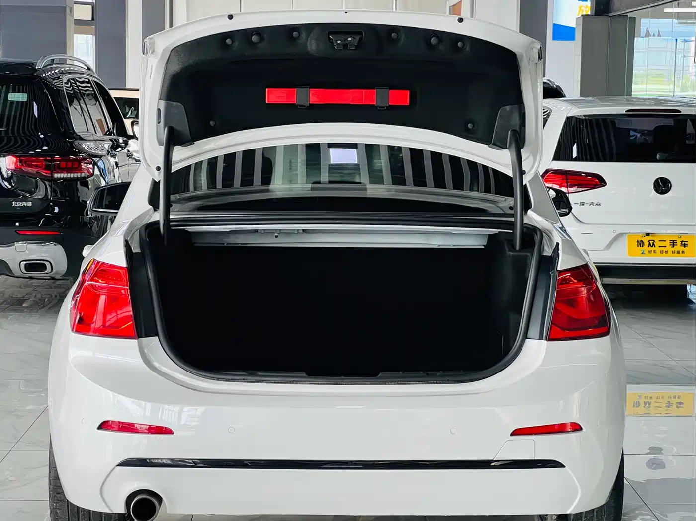 BMW 1 Series 2017 118i Sport фото 19