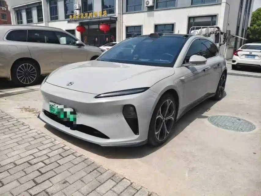 NIO NIO ET5T