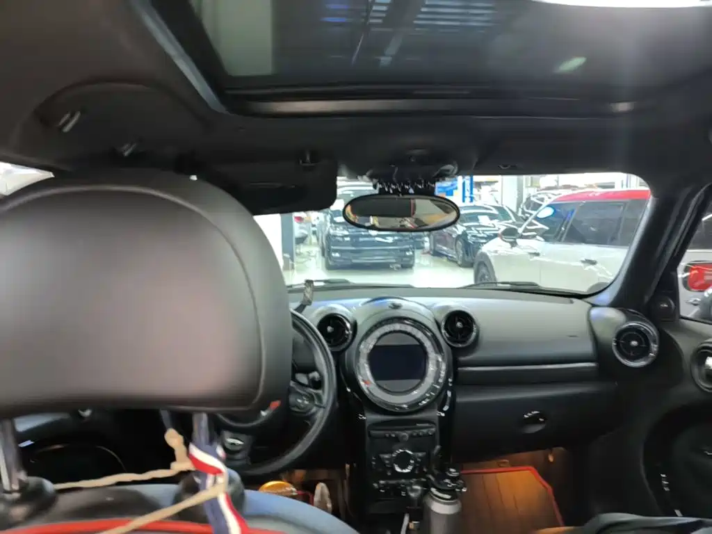 Фото 18 - MINI JCW COUNTRYMAN