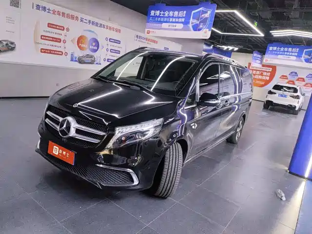 Mercedes-Benz V-Class 2021 V 260 L Long Wheelbase Premium Edition — фото 1