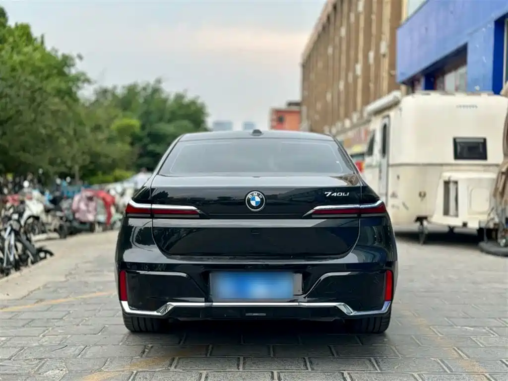 BMW 7 Series 2023 Model 740Li Leading M Sport Package фото 15