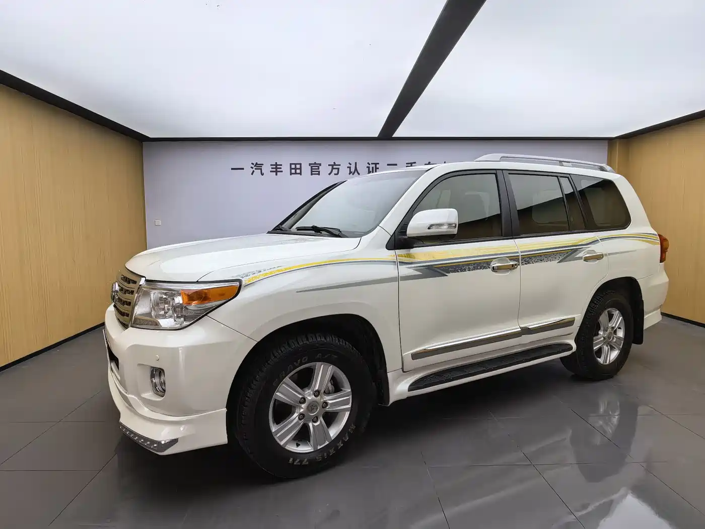 Toyota Land Cruiser (Import) 2015 4.0L V6 Middle East Limited Edition фото 2