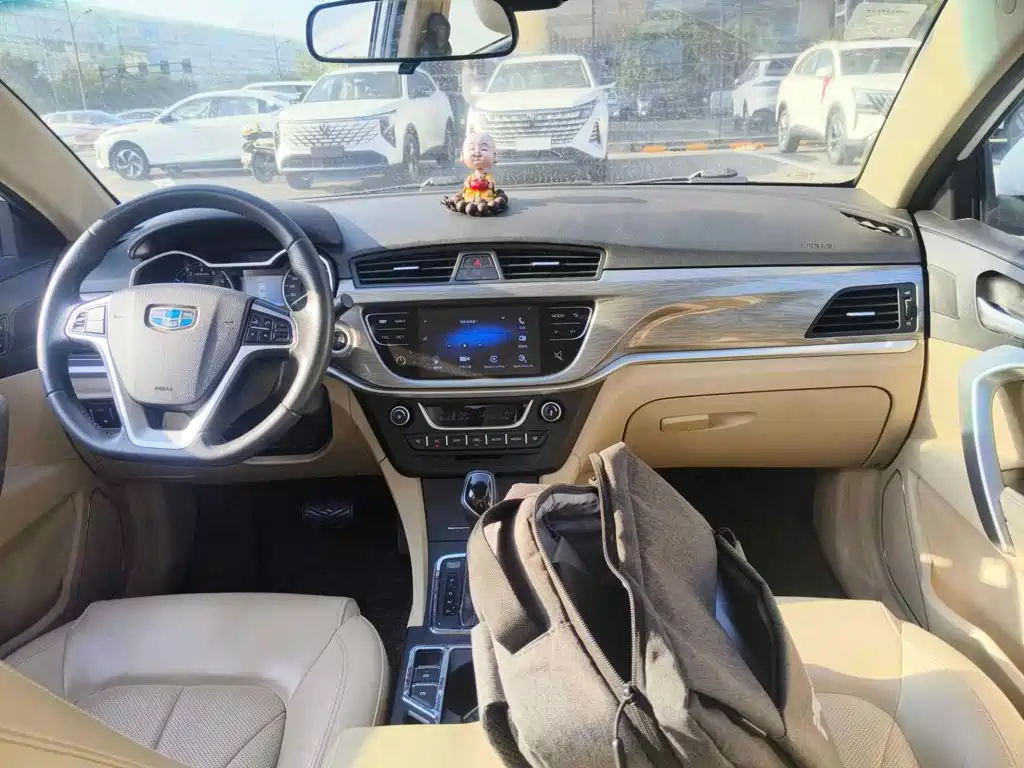 Фото 12 - Geely Emgrand