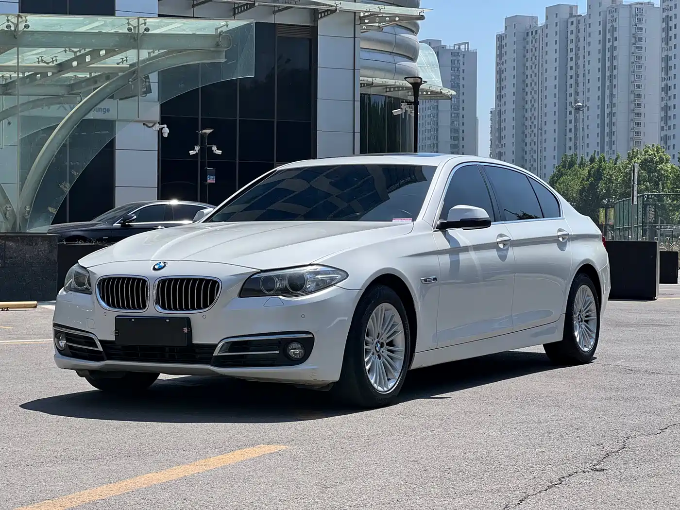 BMW 5 Series 2014 525Li Leading