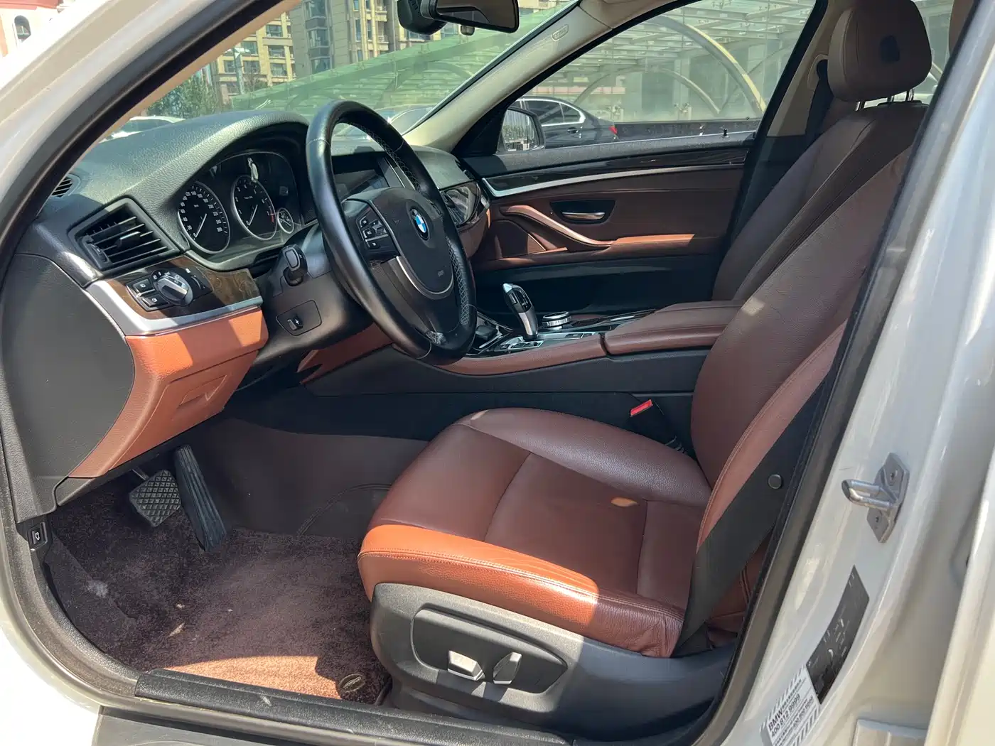 BMW 5 Series 2014 525Li Leading фото 9