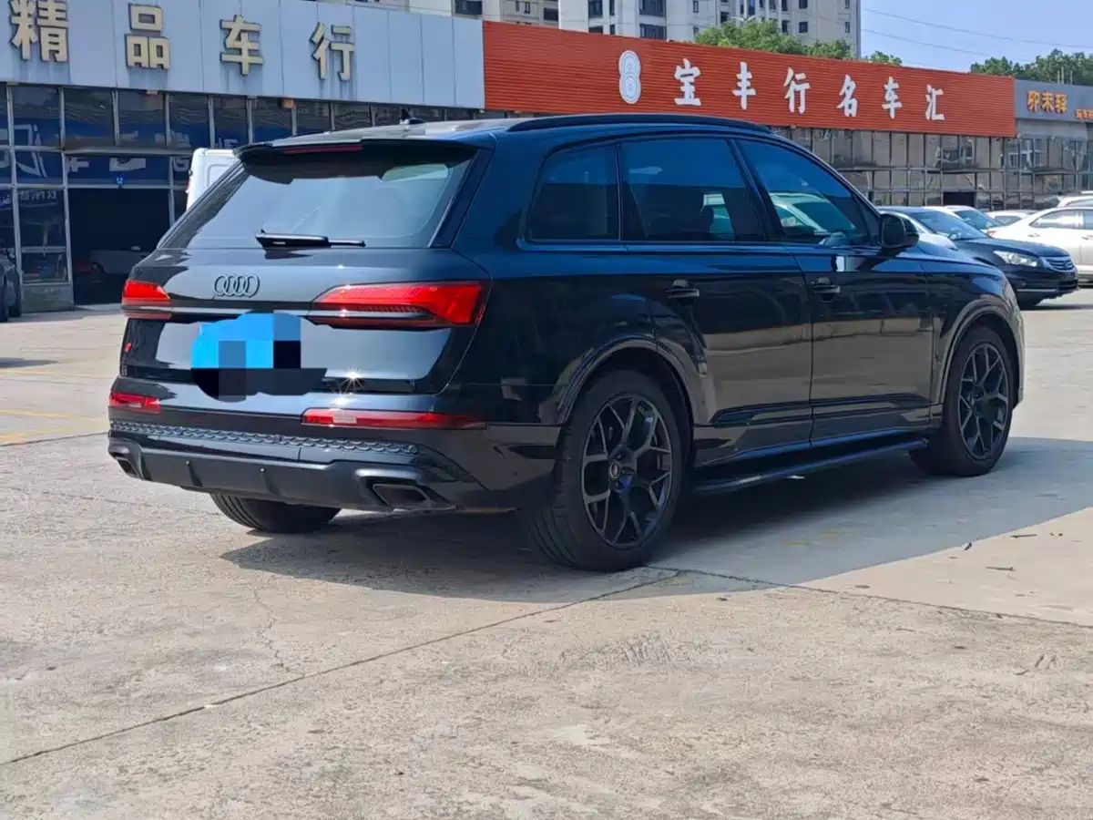 Audi Q7 2025 2025 45 TFSI quattro S line Black Warrior