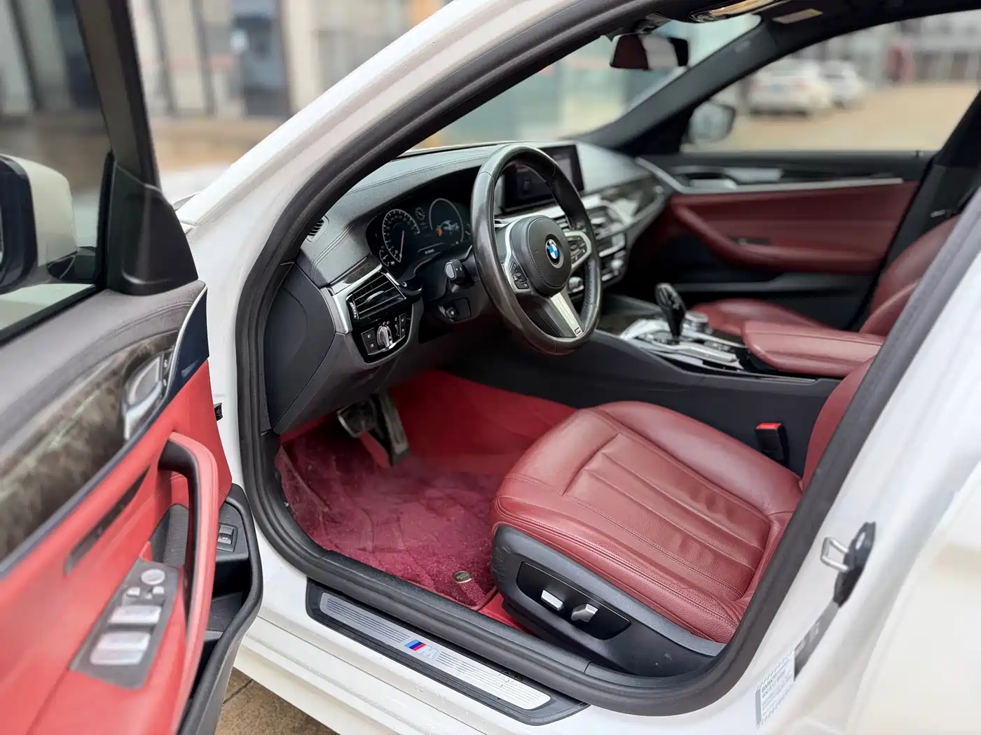 BMW 5 Series 2019 530Li Leading M Sport Package фото 8