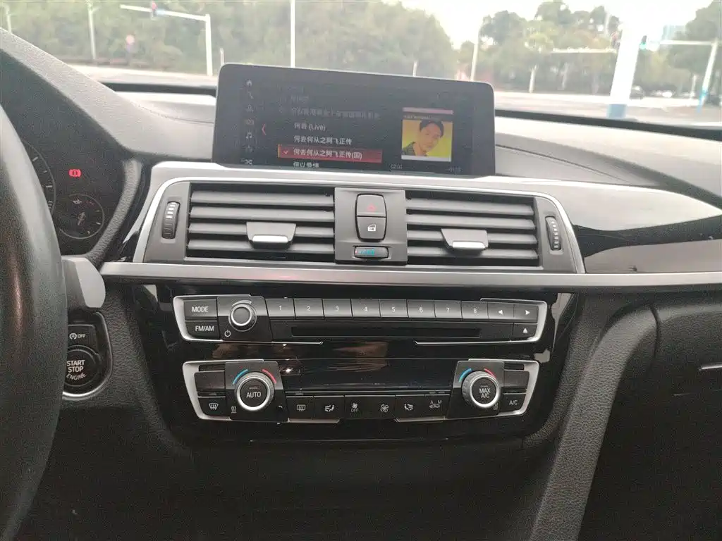 BMW 3 Series GT 2019 320i M Sport Package фото 13
