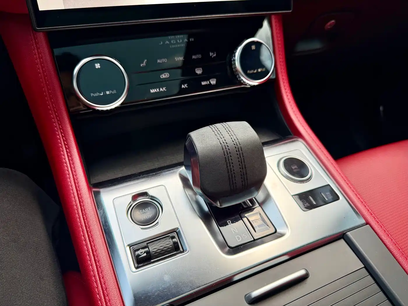 Jaguar F-PACE 2021 250PS R-Dynamic S фото 17