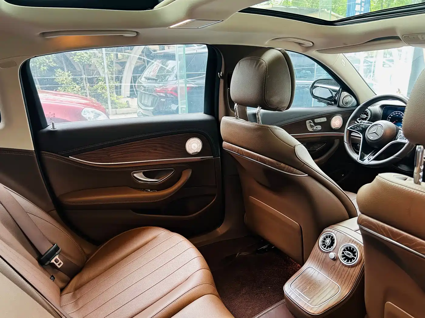 Mercedes-Benz E-Class 2023 E 300 L Fashion фото 13