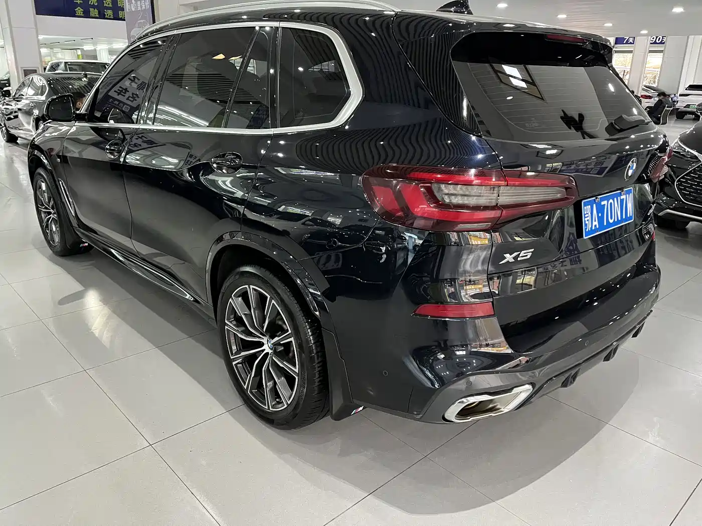 BMW X5 2022 xDrive 30Li Premium M Sport Package фото 16