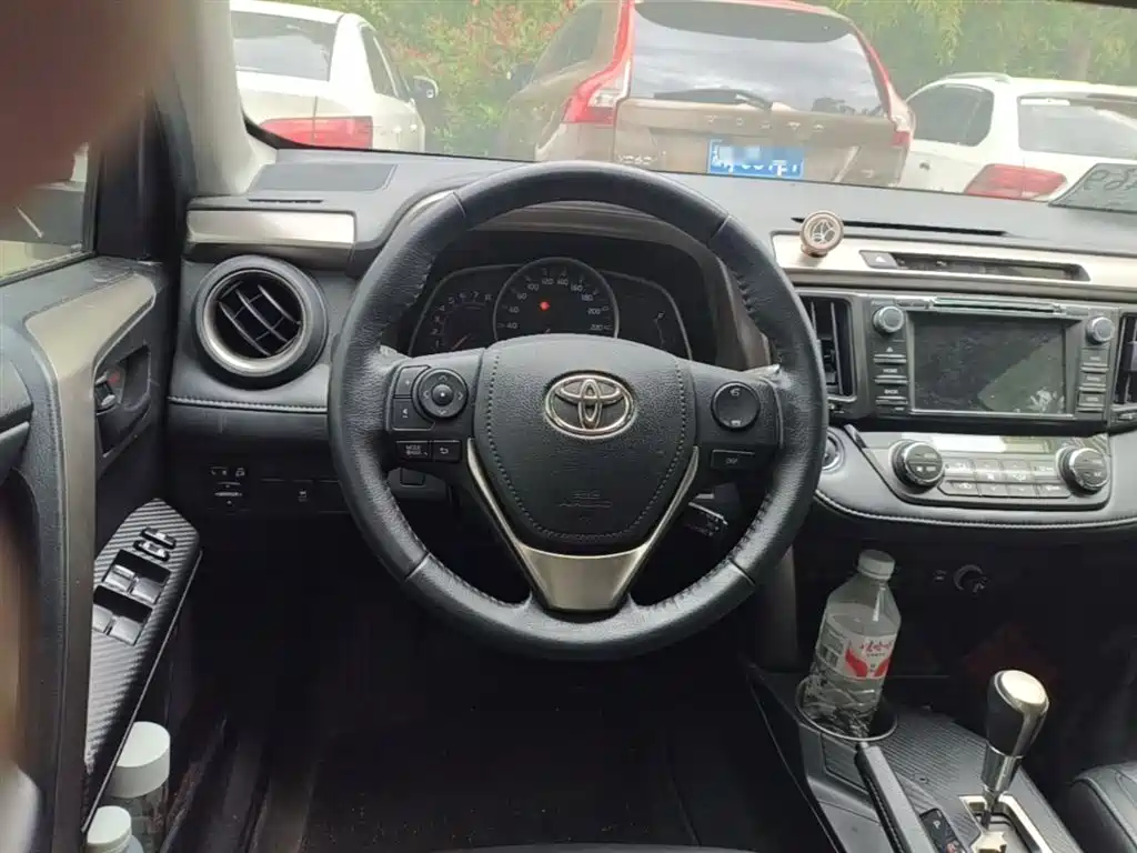 Toyota RAV4 Rongfang 2015 2.5L Automatic 4WD Elite Edition фото 11