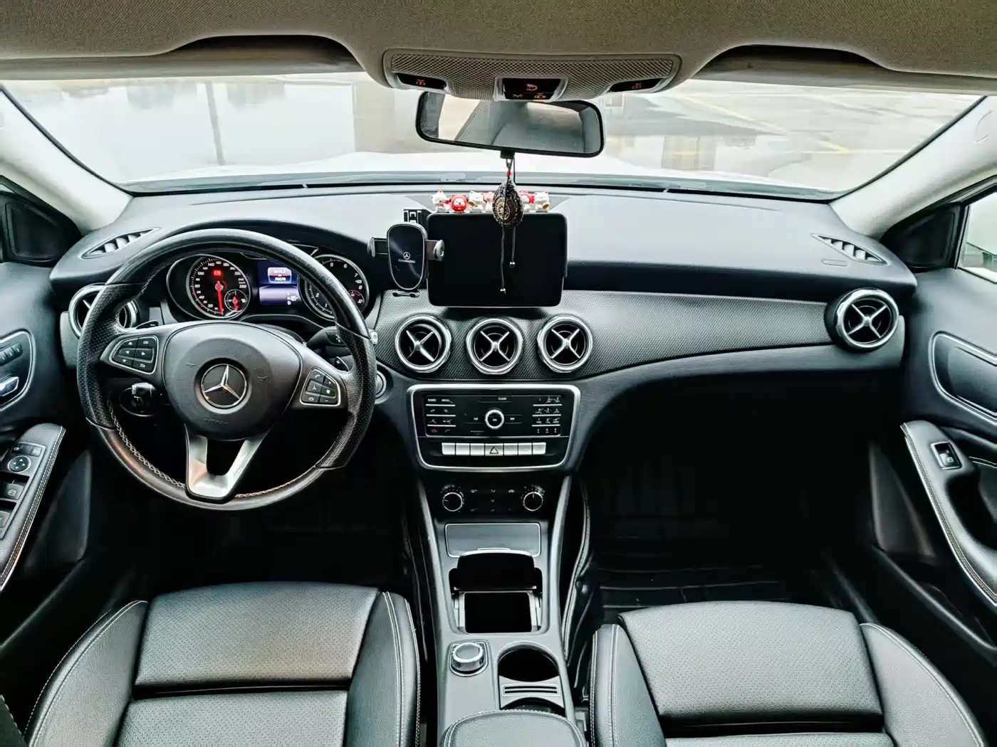 Mercedes-Benz GLA 2018 GLA 200 Dynamic фото 6