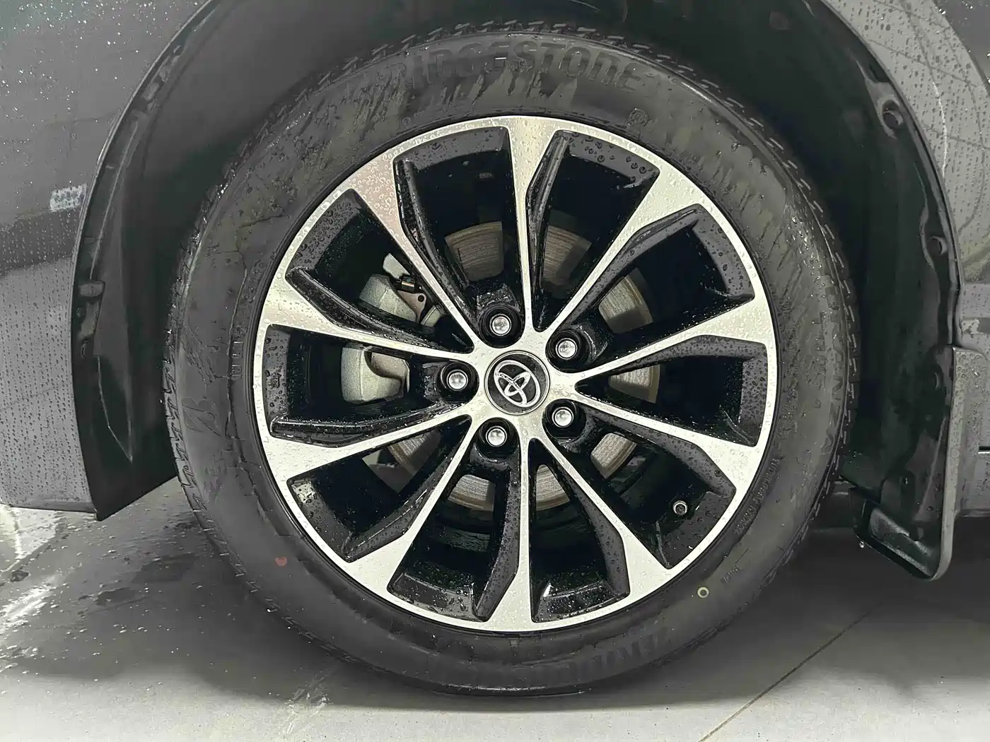 Toyota Avalon 2023 2.0L Premium Selection фото 2