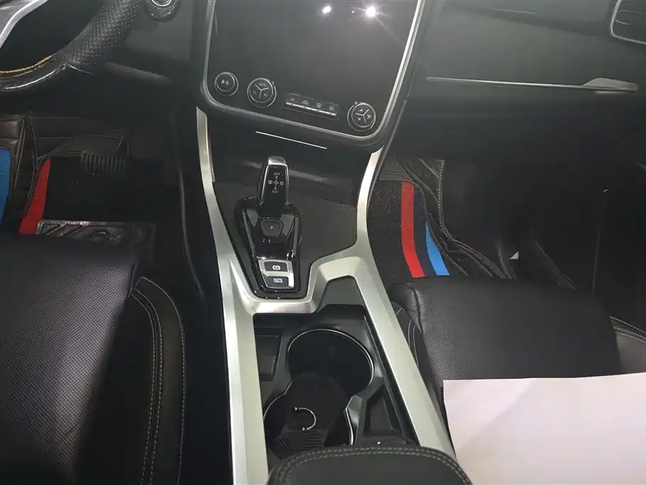 Lynk & Co 01 2019 2.0T 2WD Type Pro Version China V фото 16