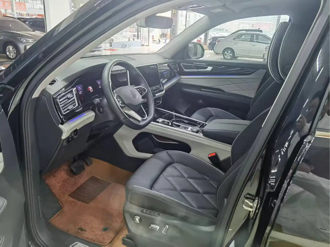 Volkswagen Teramont 2024 380TSI 4WD Dragon Glory Edition фото 7