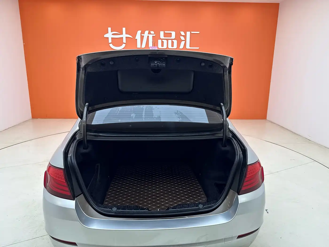 BMW 5 Series 2013 525Li Luxury фото 27