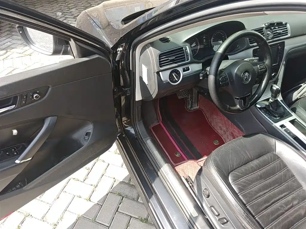 Volkswagen Passat 2014 2.0TSI DSG Executive Edition фото 16