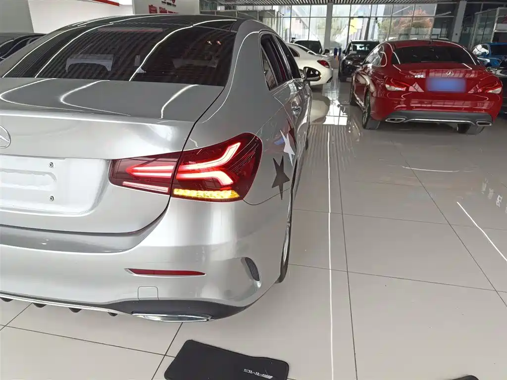Mercedes-Benz A-Class 2020 A 200 L Sport Sedan фото 8