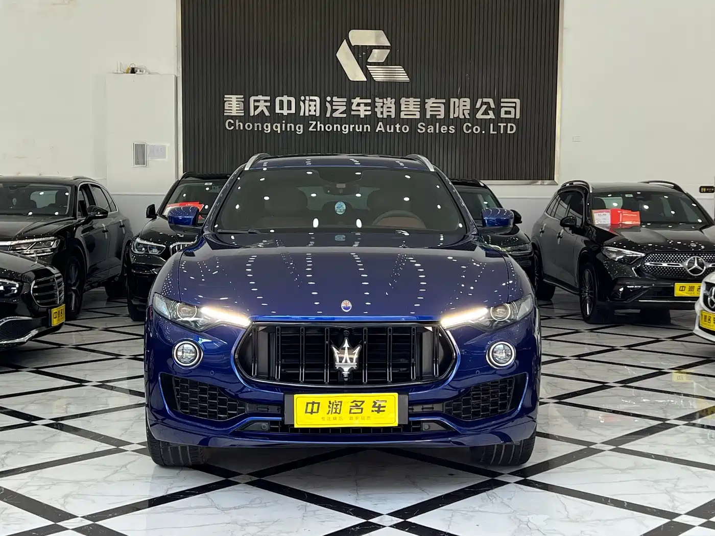Photo 3 - Maserati Levante