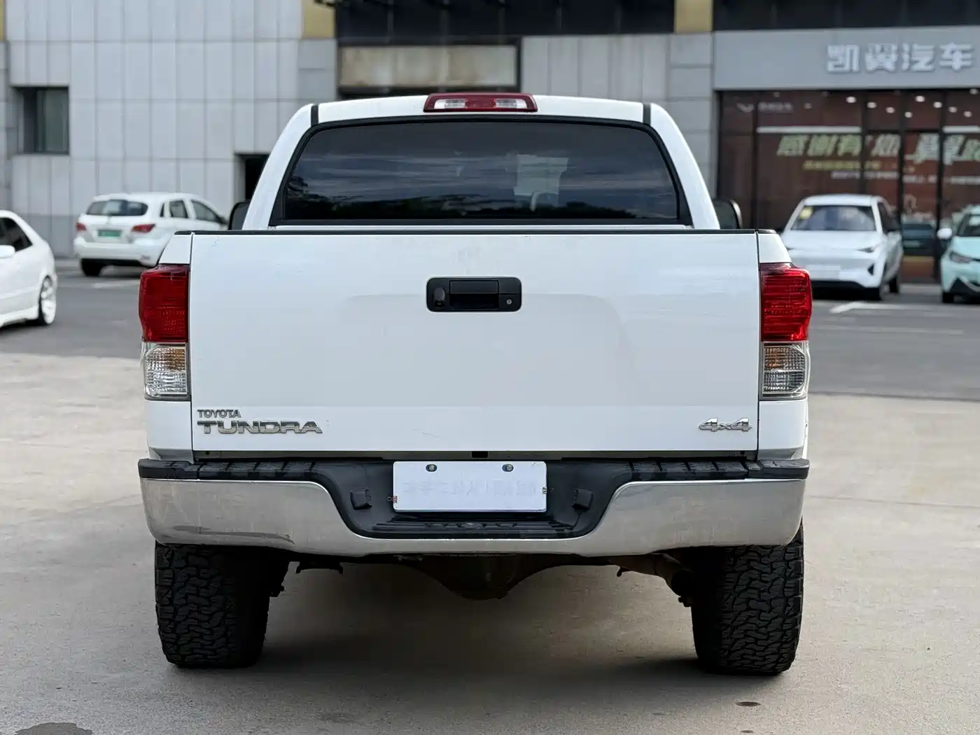Toyota Tundra 2013 2011 5.7 Standard Model
