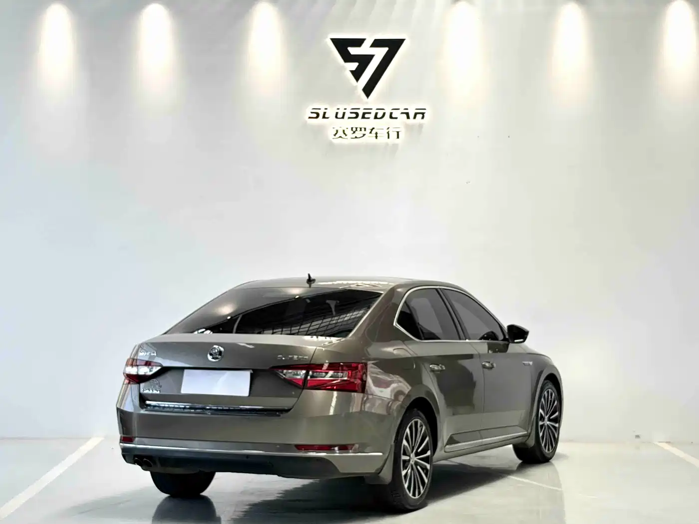 Škoda Superb 2016 TSI330 DSG Smart Edition фото 9