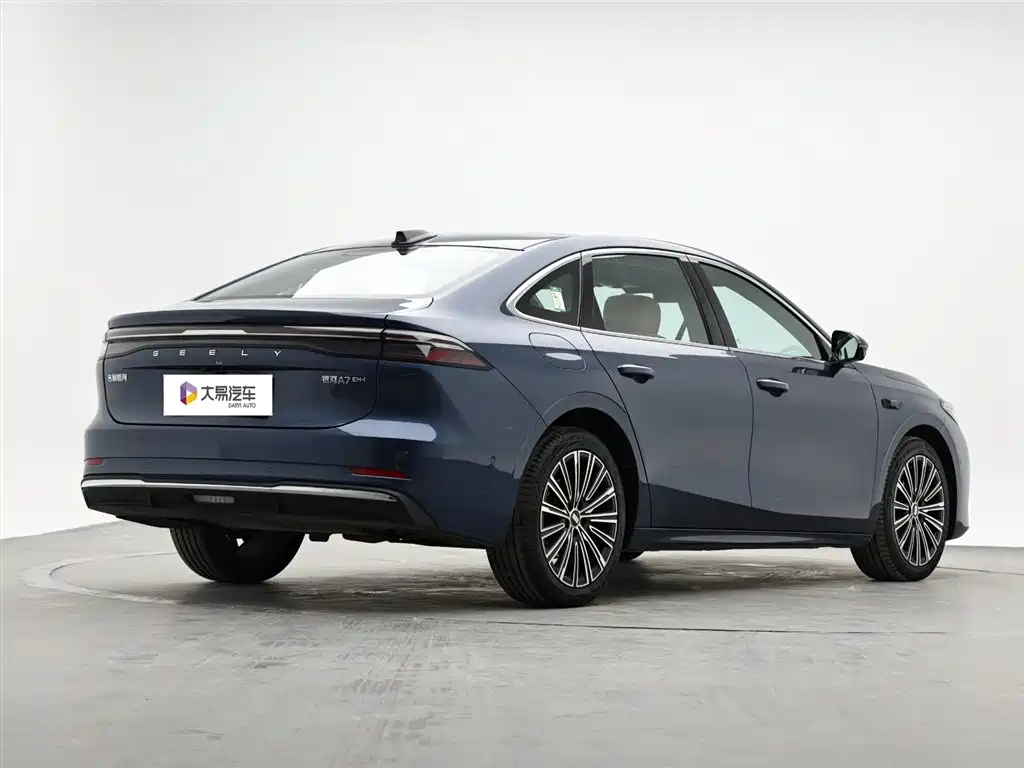 Geely Galaxy Galaxy A7 2025 EM-i фото 3