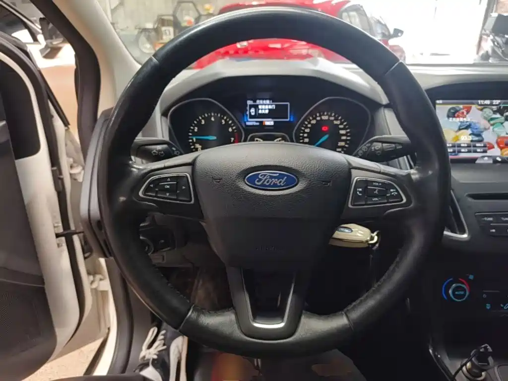 Photo 11 - Ford Focus