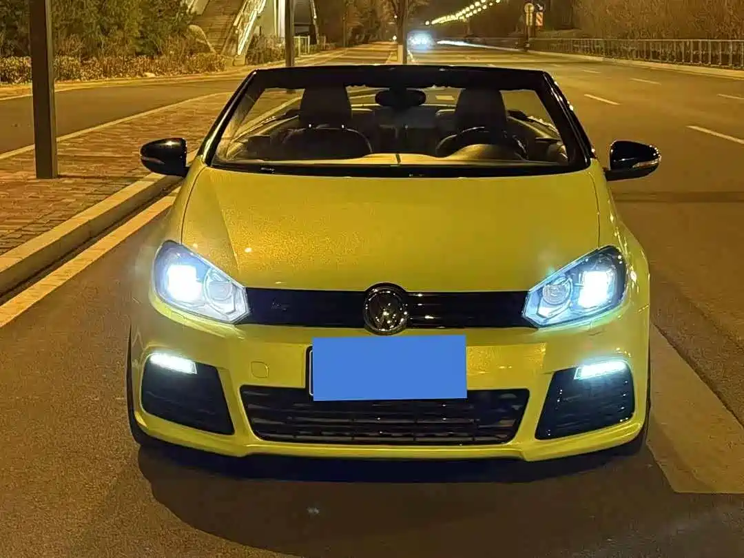 Volkswagen Golf (Import) 2014 2.0TSI R Convertible Edition фото 2