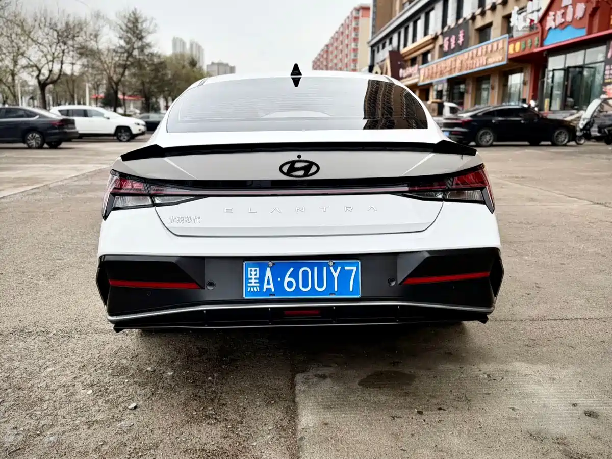 Hyundai Elantra 2023 Model 1.5L CVT LUX Premium Edition фото 5