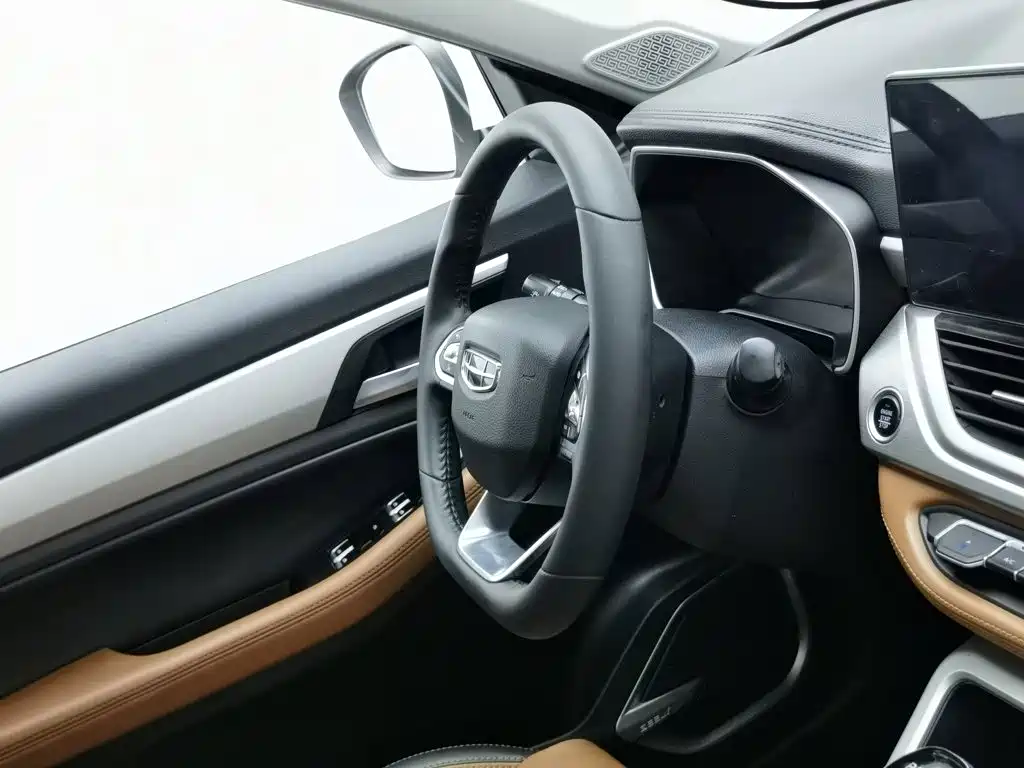 Фото 22 - Geely Emgrand X6