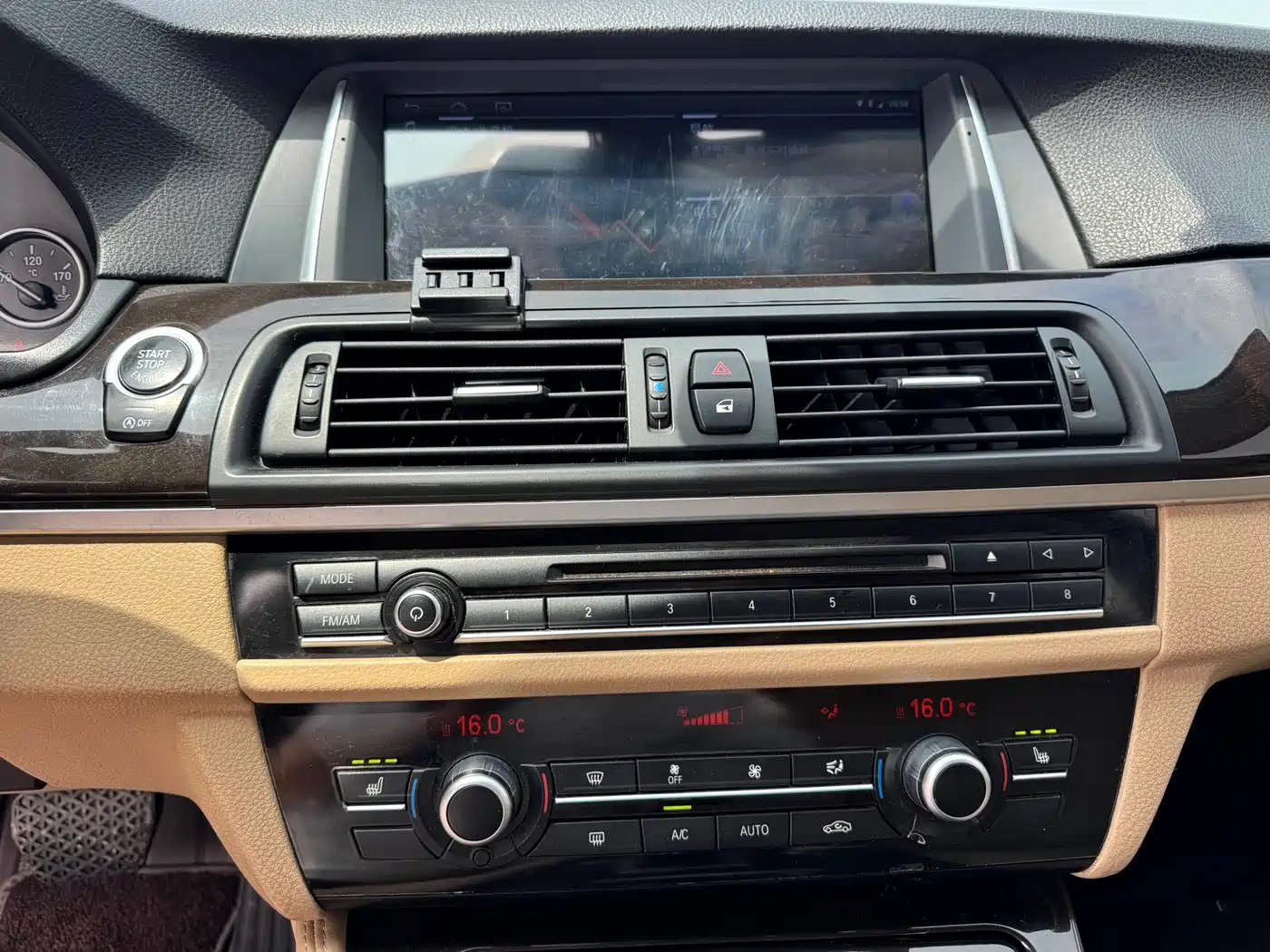 BMW 5 Series 2013 525Li Leadership фото 7