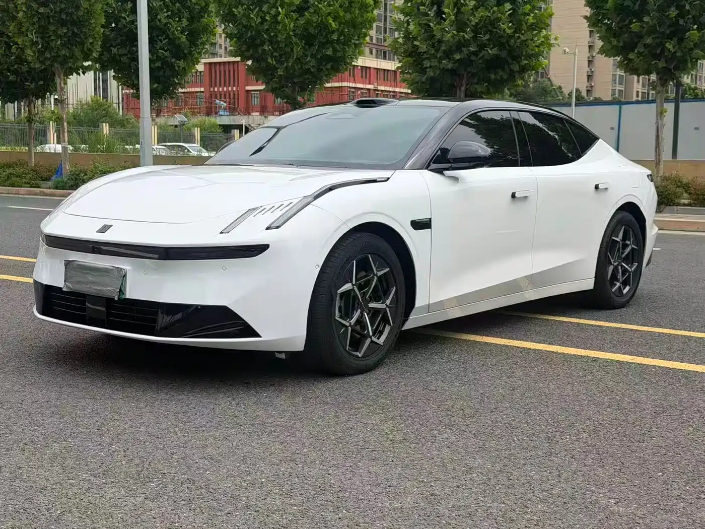 Lynk & Co 10 EM-P 2025 240km Base