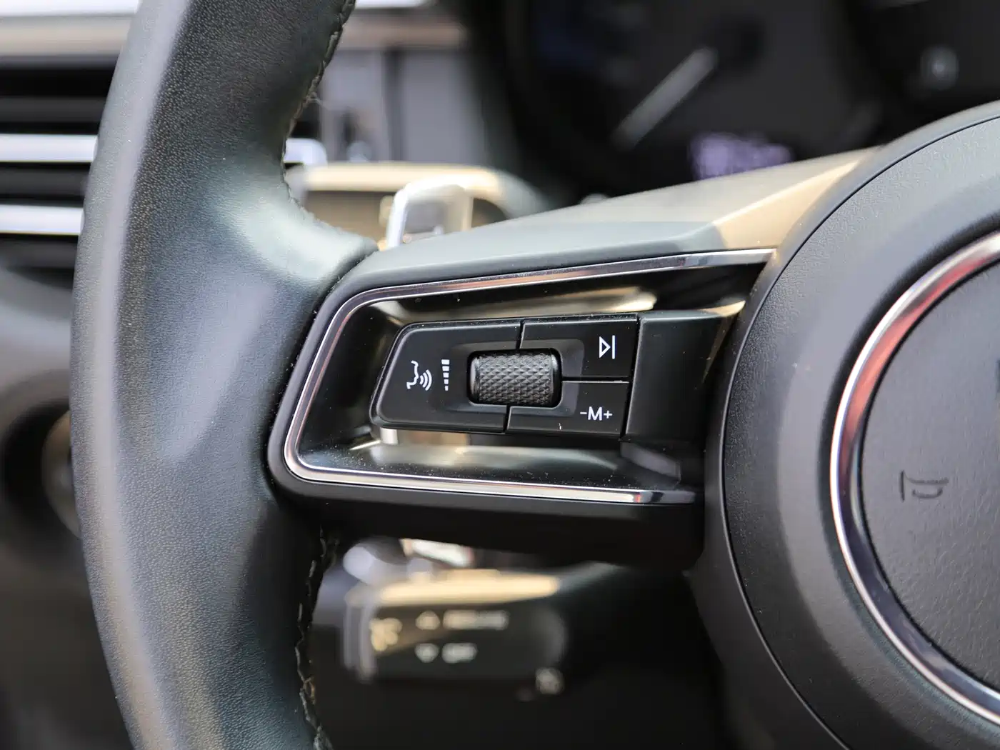 Porsche Macan 2022 Macan 2.0T фото 11