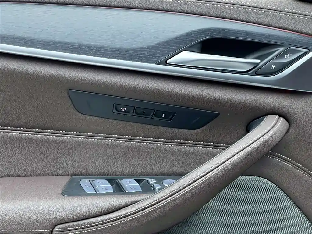 BMW 5 Series 2023 530Li Leading M Sport Package фото 29