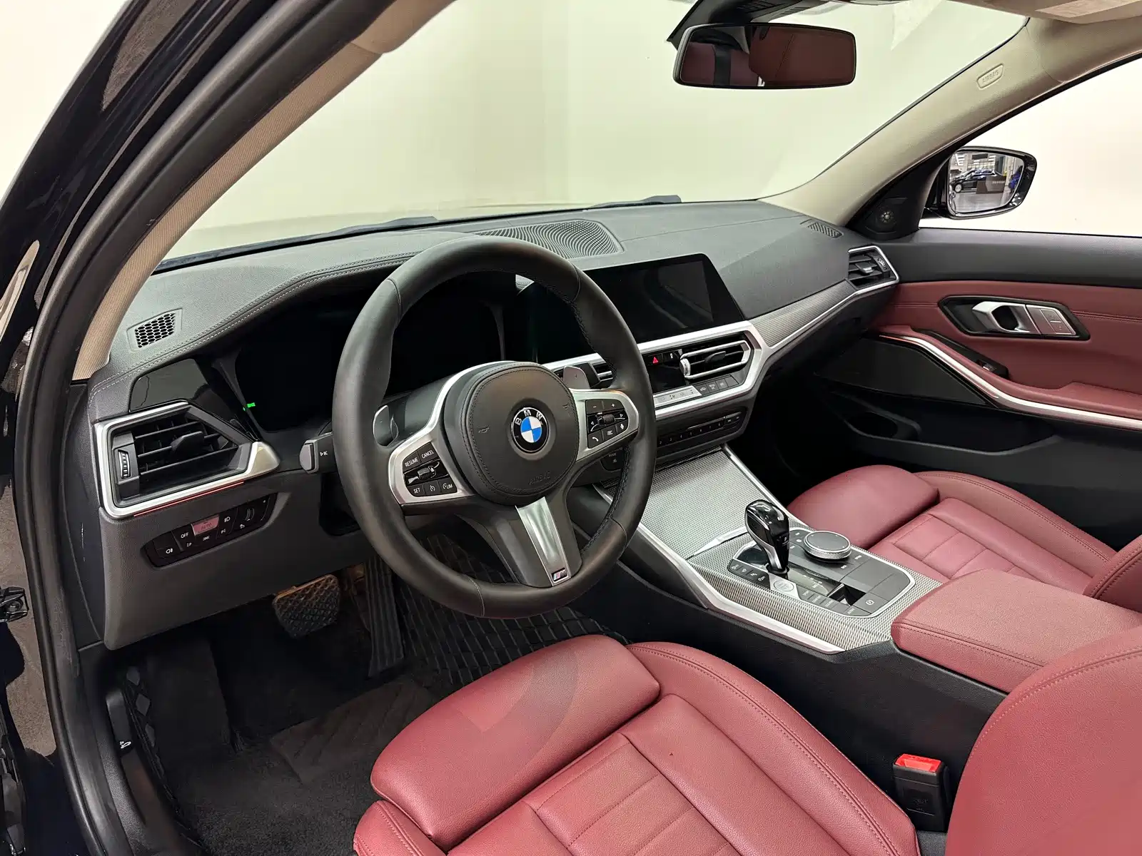 Photo 17 - BMW 3 Series