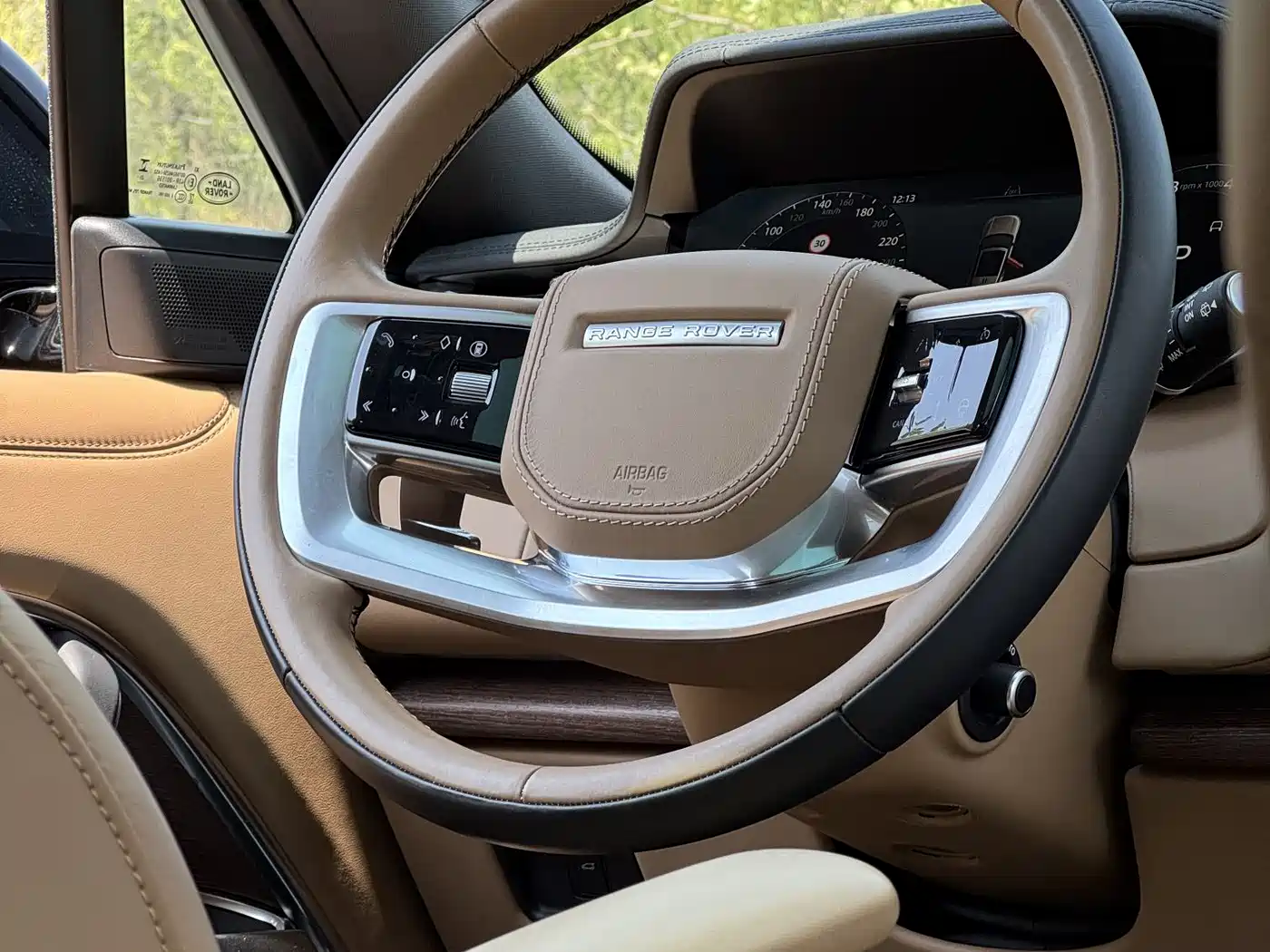 Land Rover Range Rover 2024 3.0 L6 400PS Genesis Extended фото 20