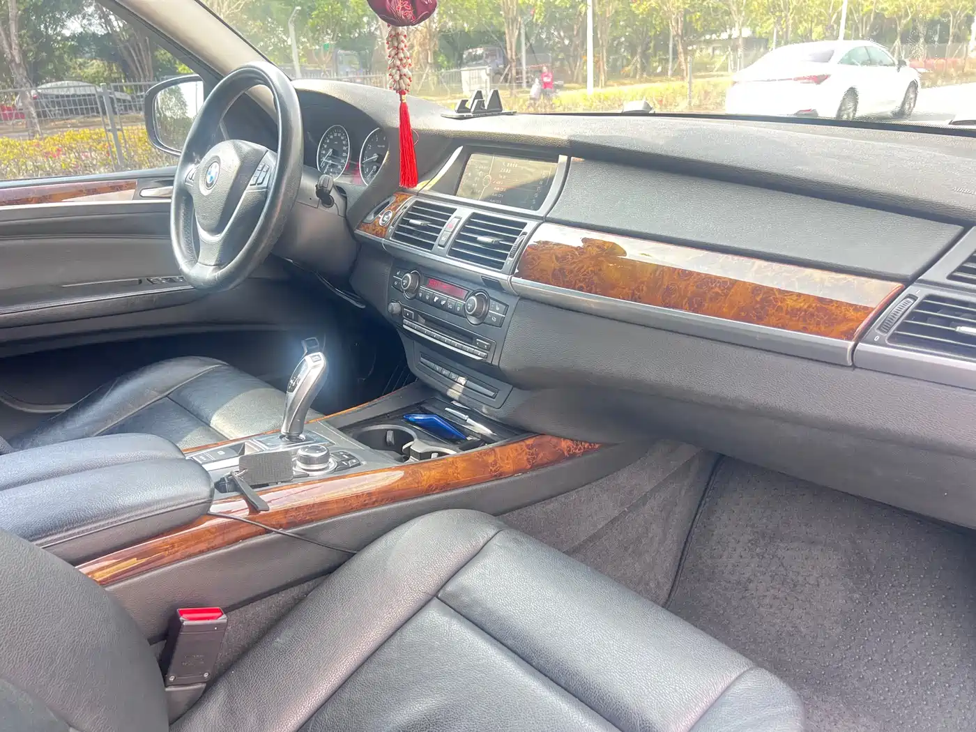 BMW X5 (Import) 2011 xDrive35i Leading Edition фото 11