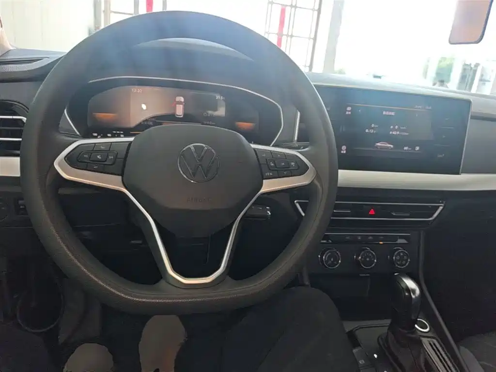 Volkswagen Lavida 2023 Facelift 1.5L Auto Comfort Edition фото 10
