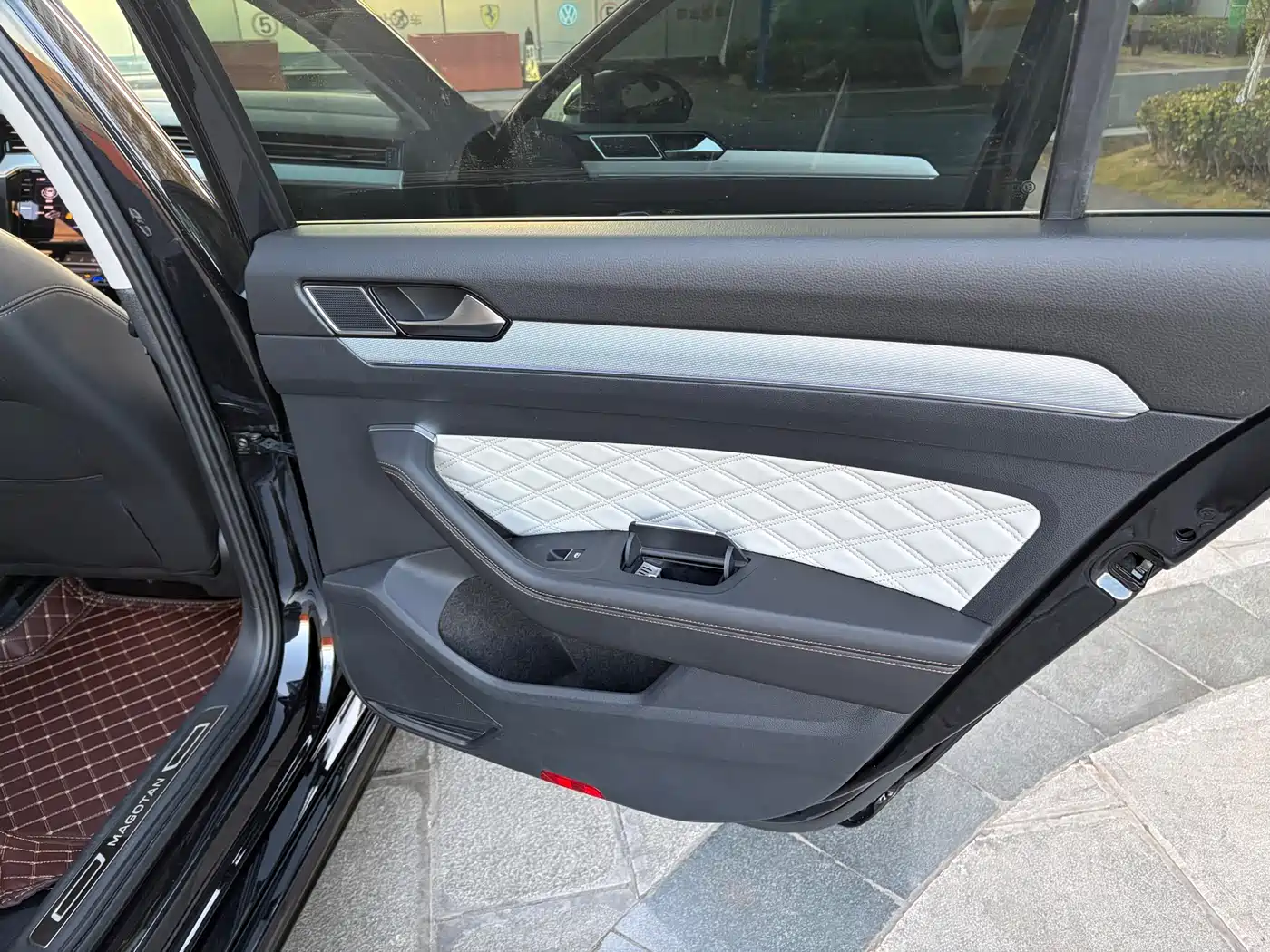 Volkswagen Magotan 2023 Model 2 Million Commemorative Edition 330TSI DSG Luxury фото 30