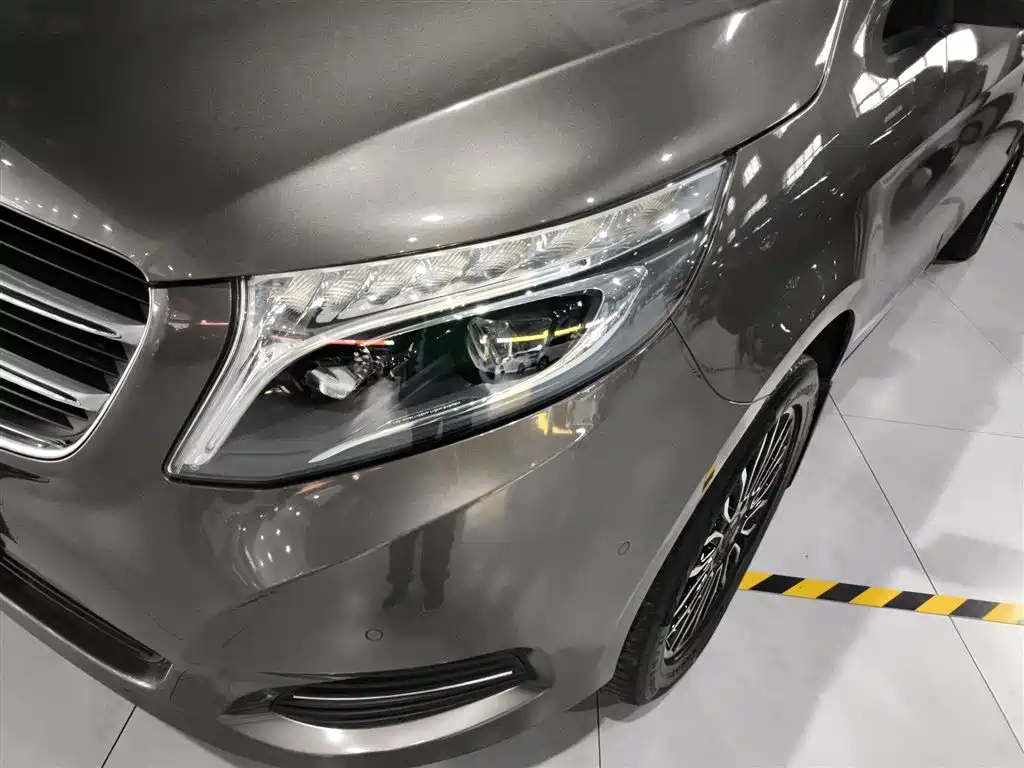 Mercedes-Benz V-Class 2017 Model V 260 Pilot Edition фото 18