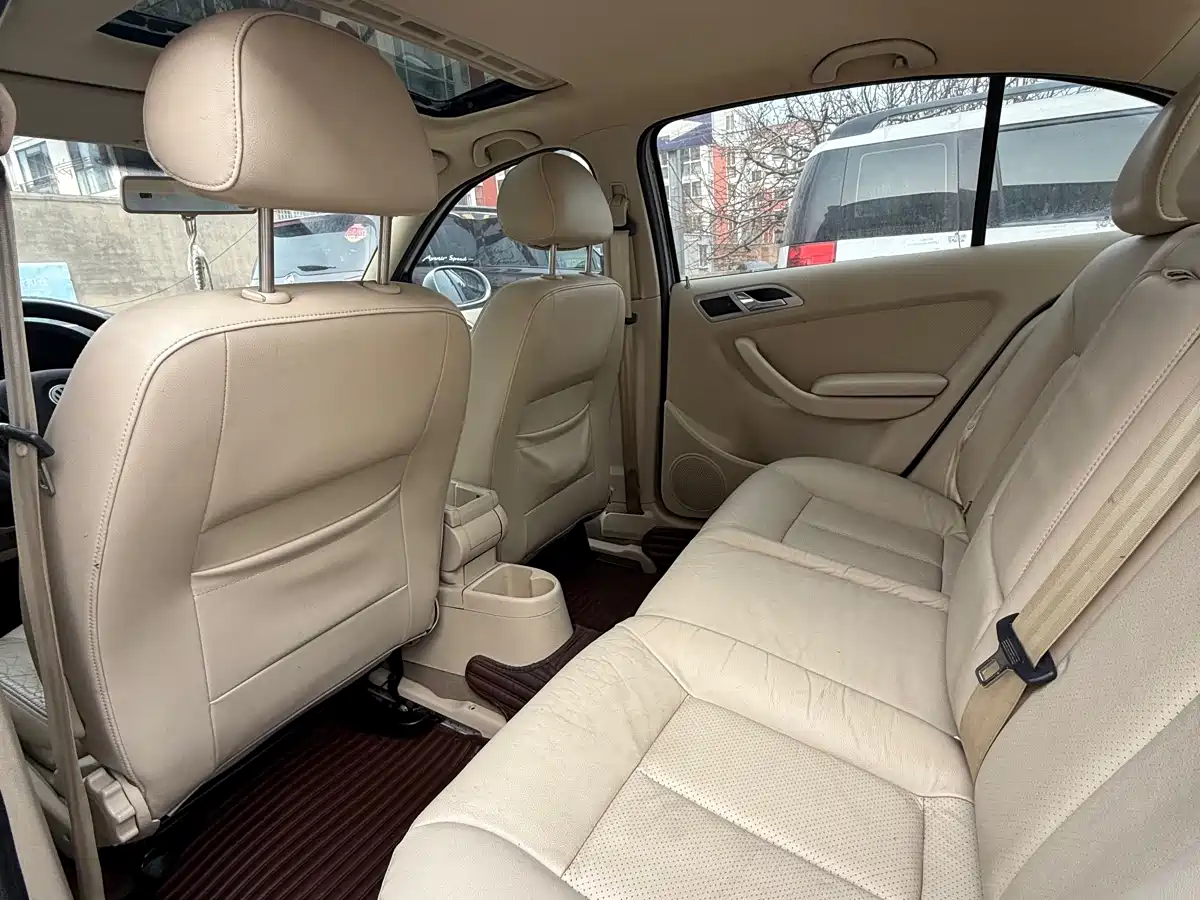 Volkswagen Lavida 2011 1.6L Automatic Pinxuan Edition фото 6