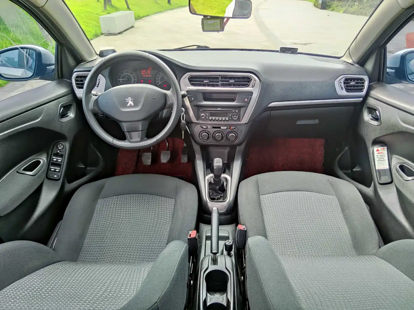 Peugeot 301 2014 1.6L Manual Comfort Edition фото 16