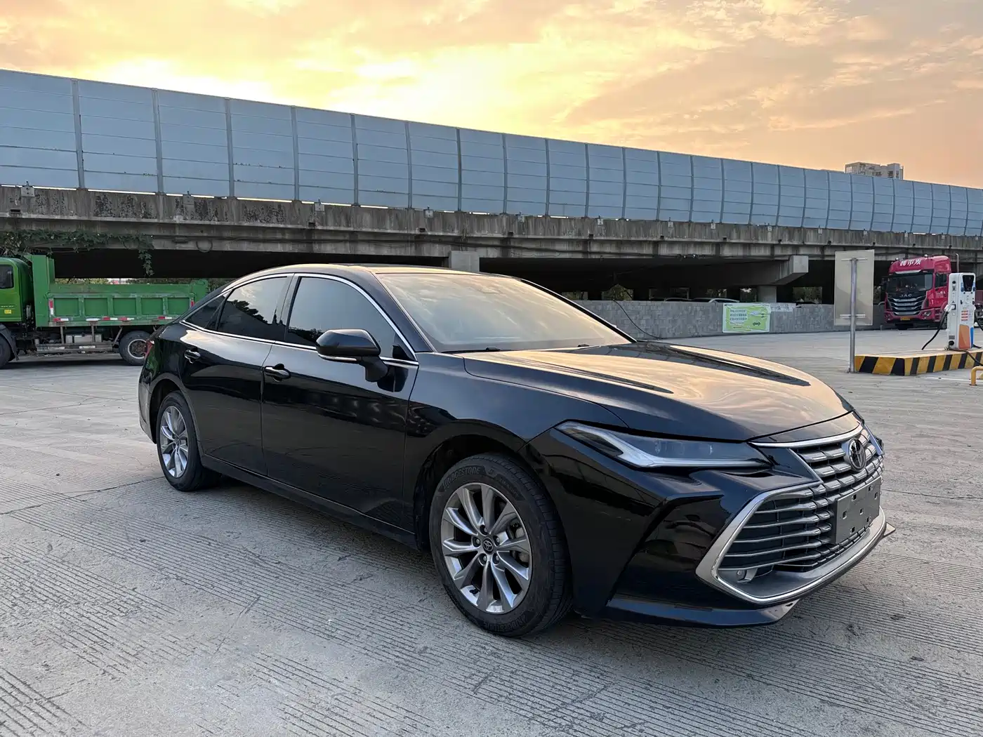 Toyota Avalon 2025 2024 Model 2.0L Progressive Edition