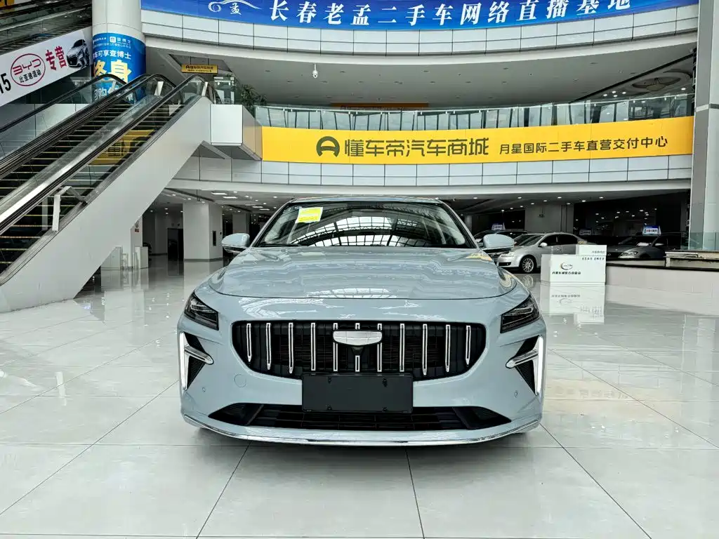 Фото 3 - Geely Preface