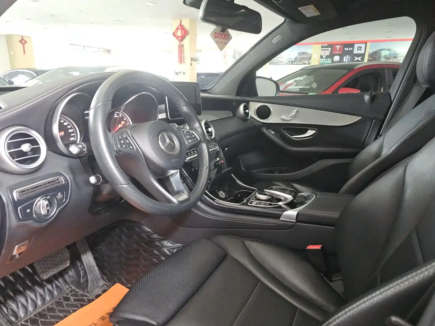 Mercedes-Benz GLC Coupe 2017 GLC 200 4MATIC Coupe SUV фото 4
