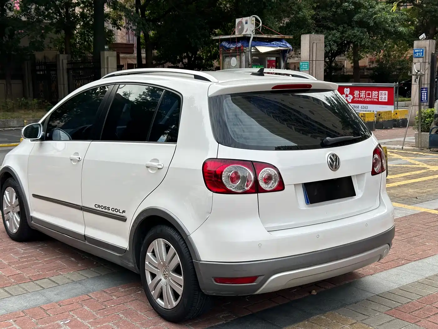 Volkswagen Golf (Import) 2011 1.4TSI Cross Golf фото 10
