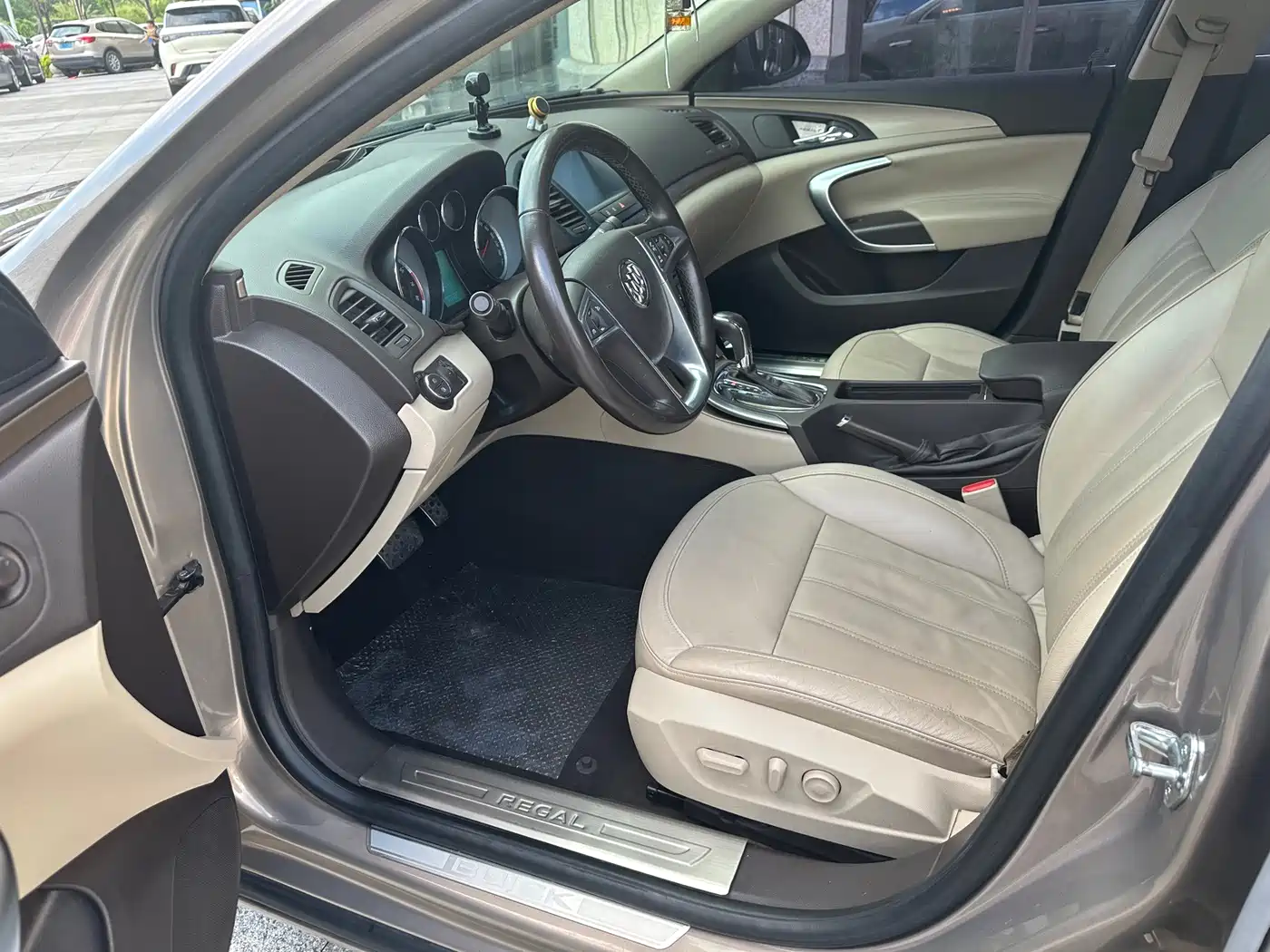 Buick Regal 2011 2010 2.0T Luxury Sport