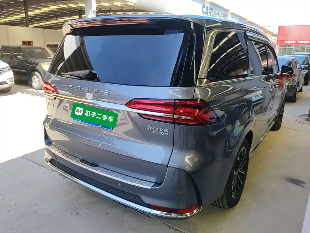Фото 7 - Roewe iMAX8