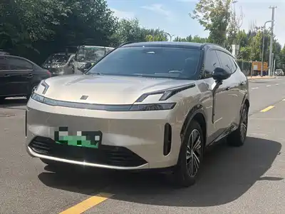 Lynk & Co 08 EM-P